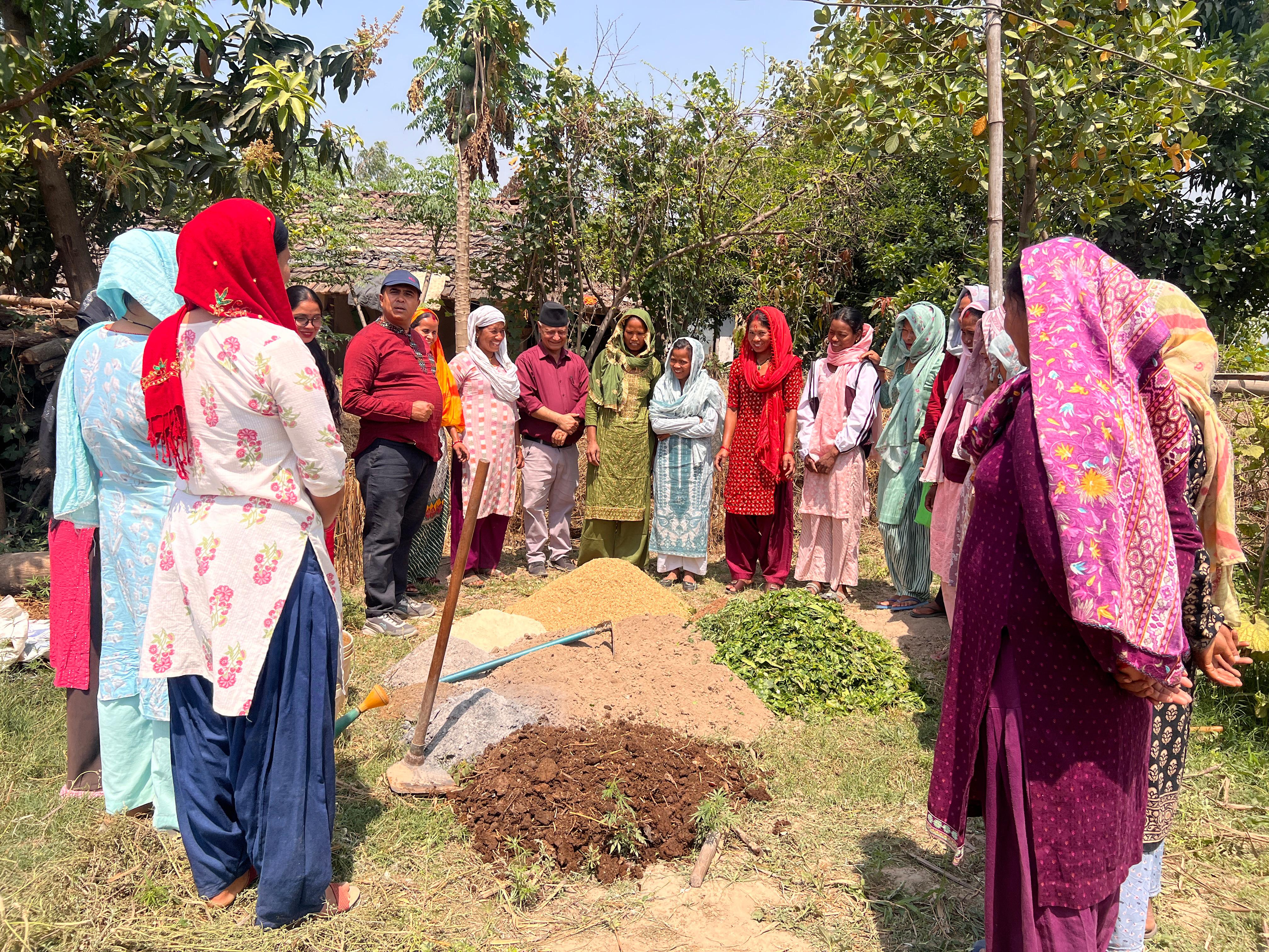 FFS group leaders’ Practical Orientation on Bio-pesticide fertilizers preparation at Shuklaphanta, 4 Kanchanpur, 4th April 2025, Pic Archana
